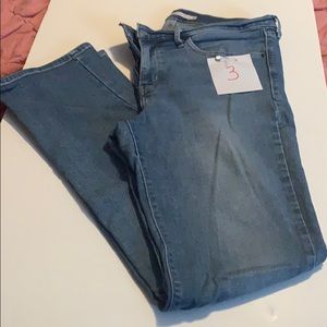 Levi’s 314 Jeans